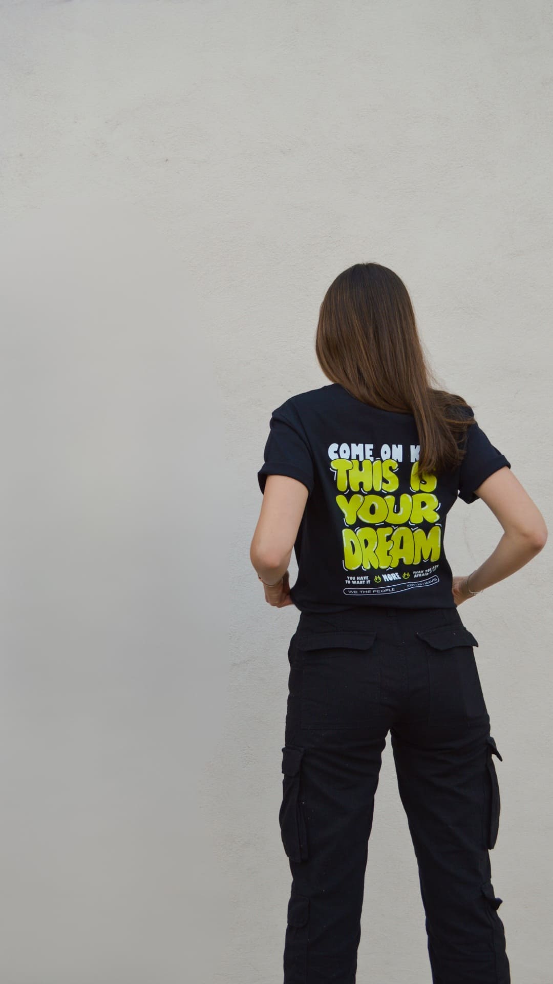 modelo con t-shirt