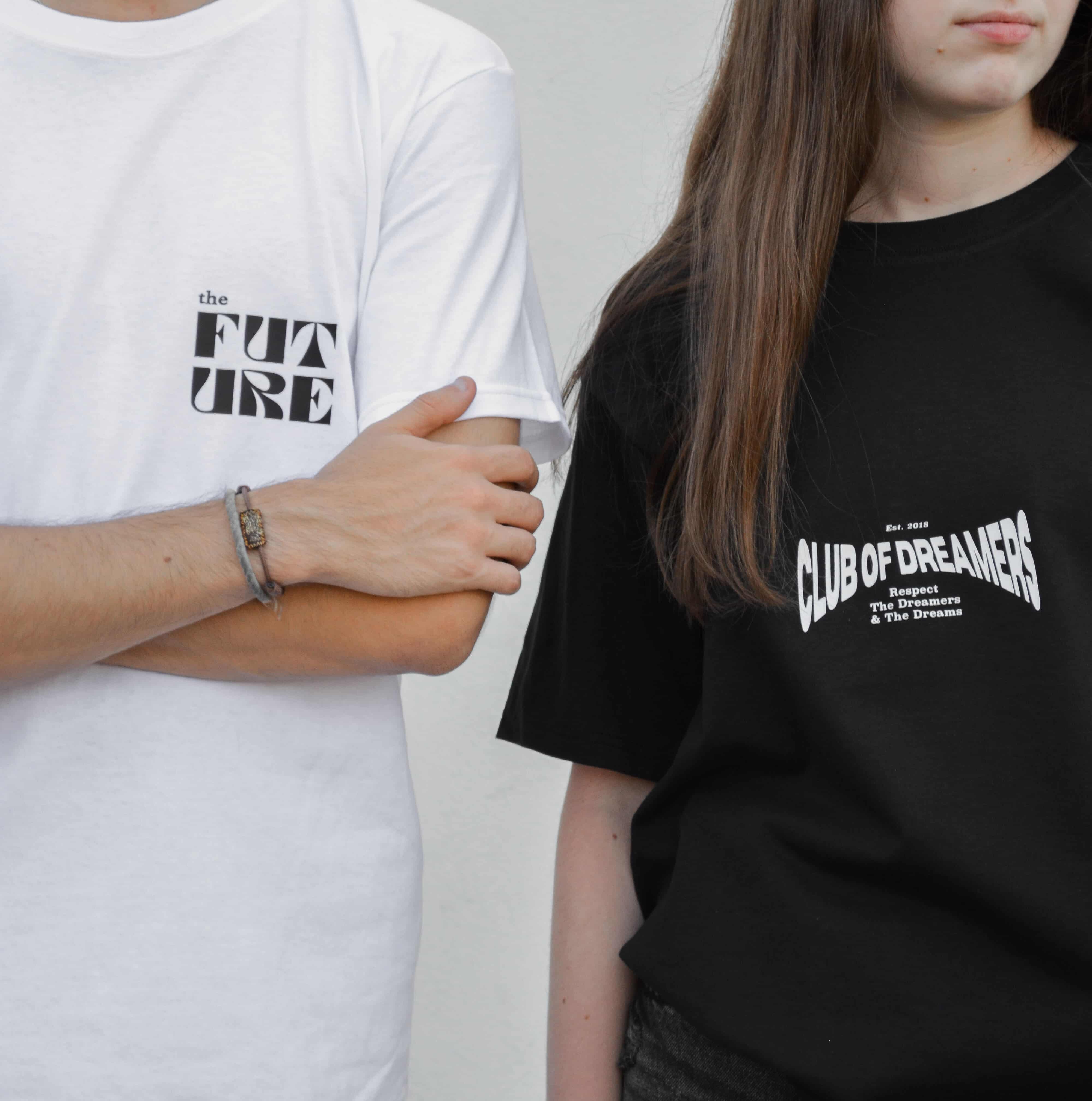 modelo con t-shirt