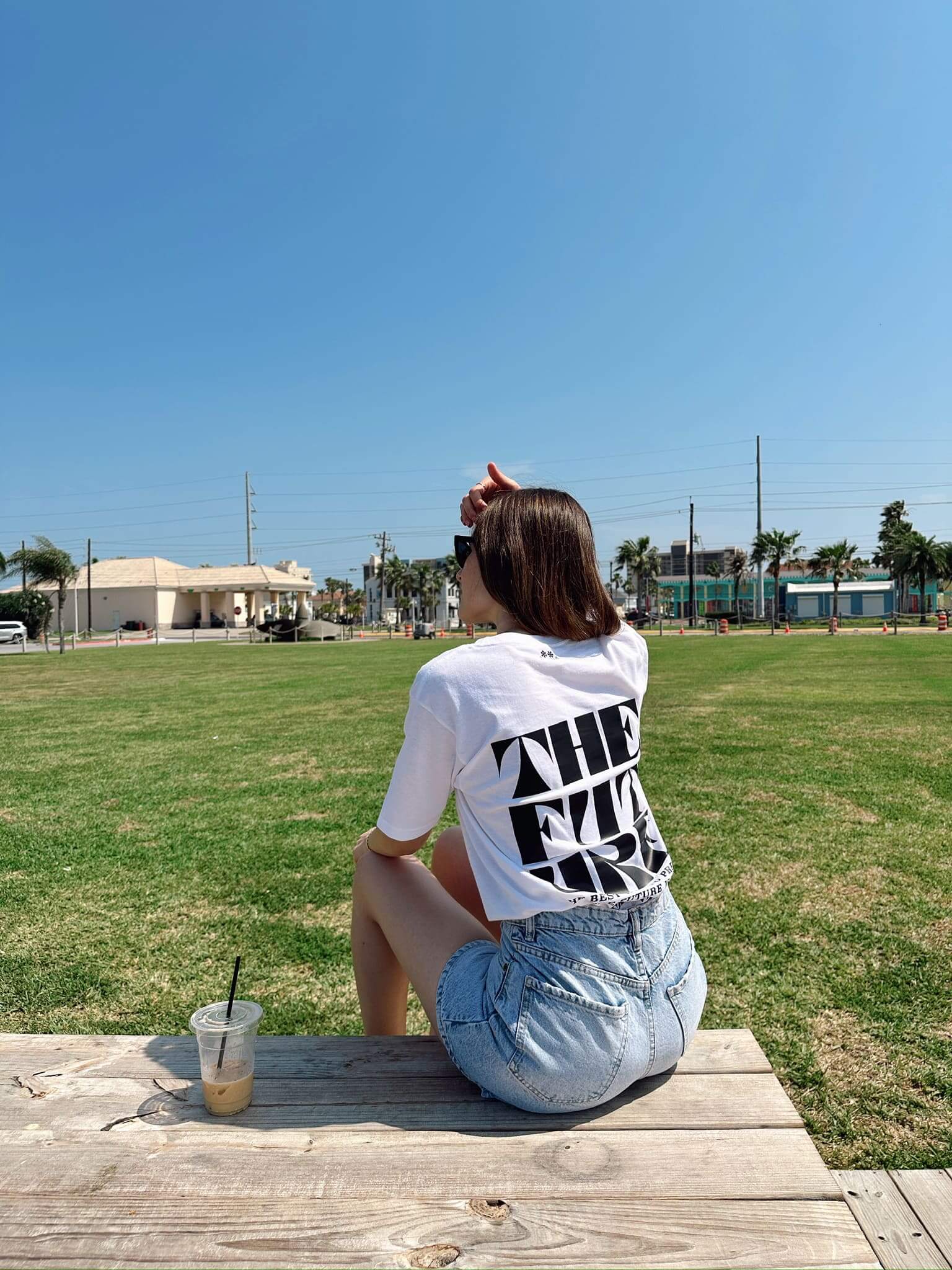 modelo con t-shirt